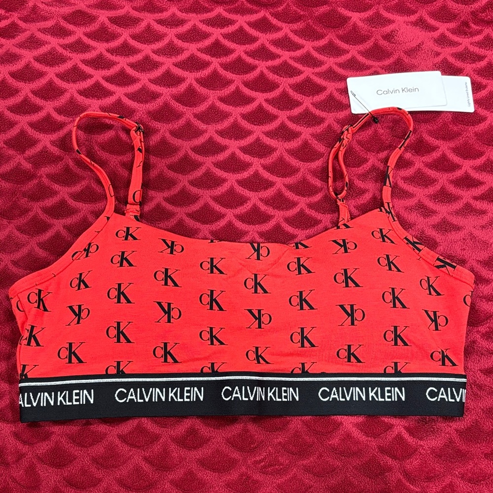 NWT Calvin Klein lightly lined bralette